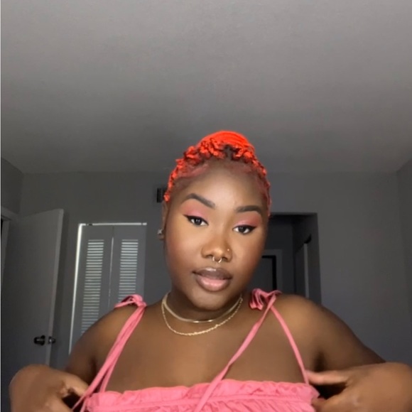 Pierre Tailla - Poshmark Profile Picture of Pierre Tailla (@nanounoue) on Poshmark