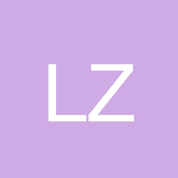 Profile Picture of Liz Zurich (@zuriche) on Poshmark