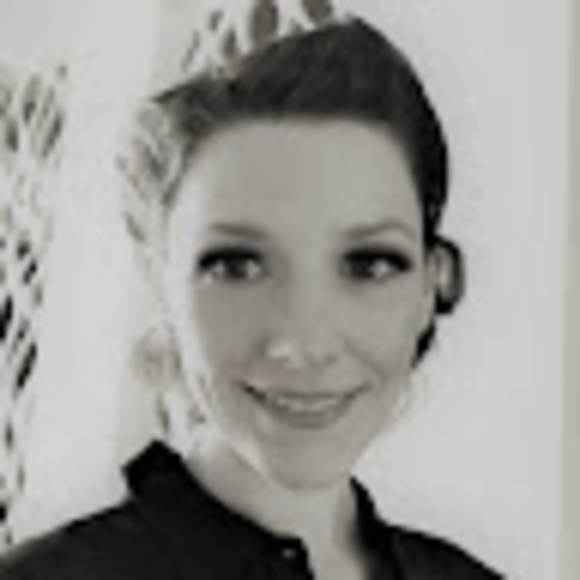 Profile Picture of Caitlin Doogan (@caitlindoogan) on Poshmark