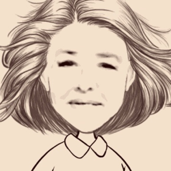 Profile Picture of Lisa Lowe (@poshgal2u) on Poshmark