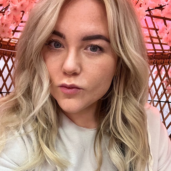 Profile Picture of Jonelle Daugherty (@xfitbabe) on Poshmark