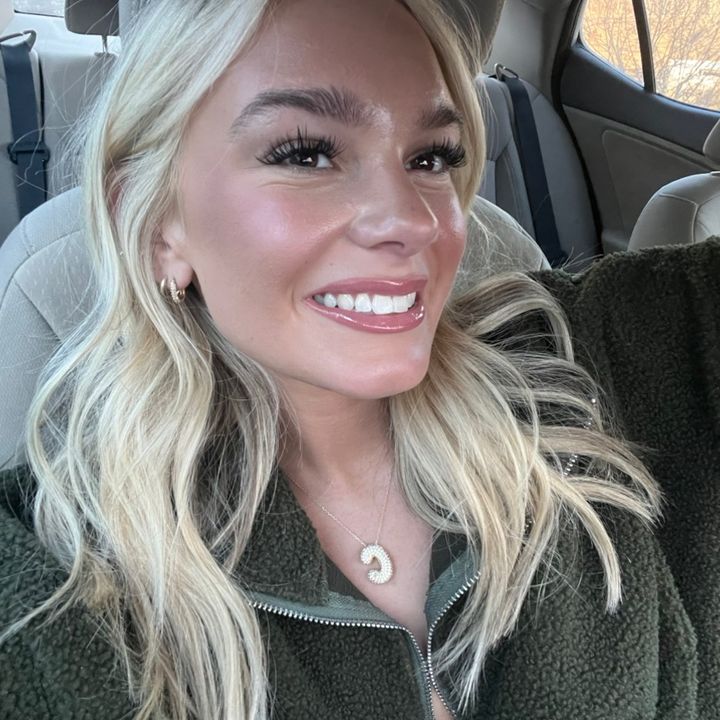 Profile Picture of carly (@.carlyphillips) on Tiktok