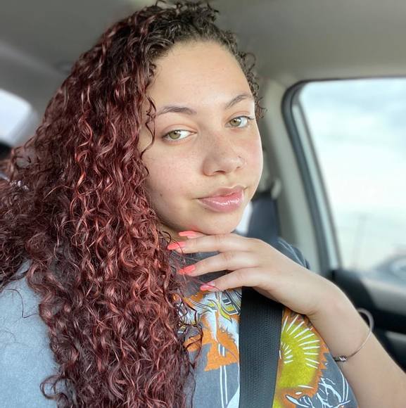 Profile Picture of Elaine Latchum (@lainey007) on Poshmark