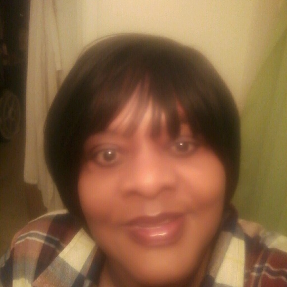 Profile Picture of Deborah Booker (@cubblies) on Poshmark