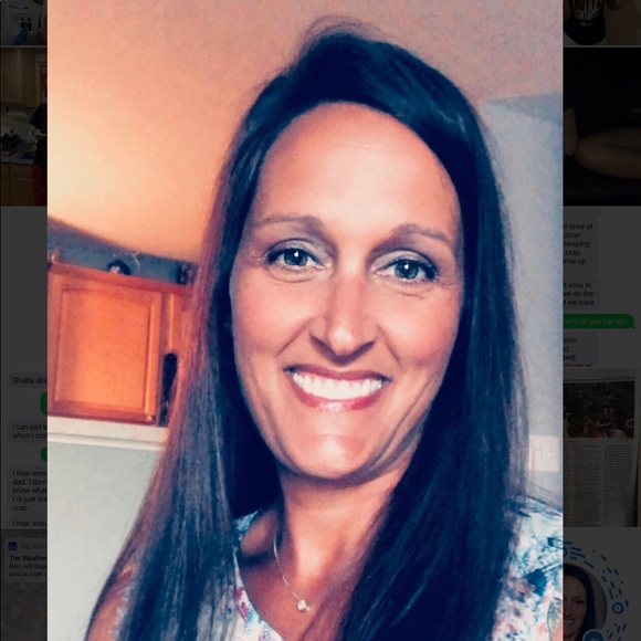 Profile Picture of Dawn Hobbs (@hobbsdawn) on Poshmark