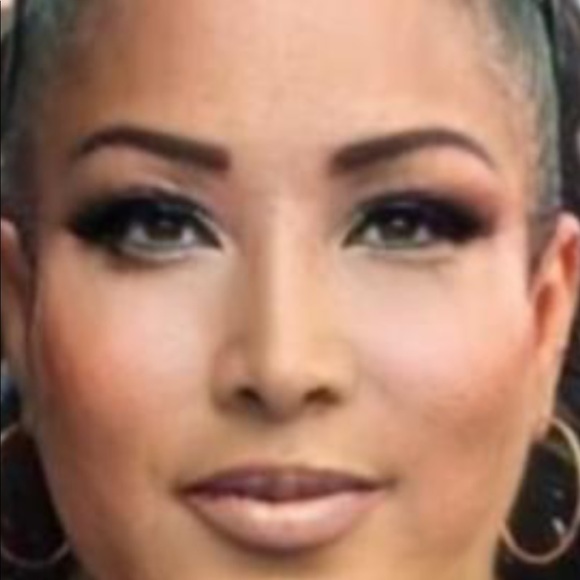 Profile Picture of Nancy Carrero (@nancycarrero) on Poshmark