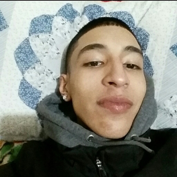 Profile Picture of Kevin Dominguez (@kev_stackz77) on Poshmark