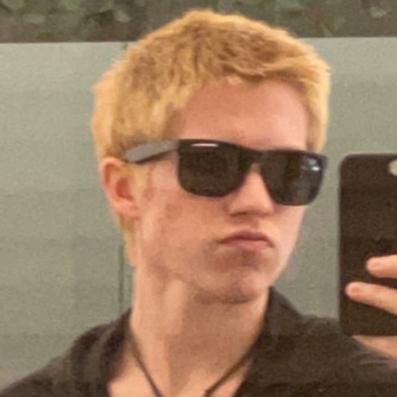 Profile Picture of Liam Martin (@seriousliam1164) on Poshmark