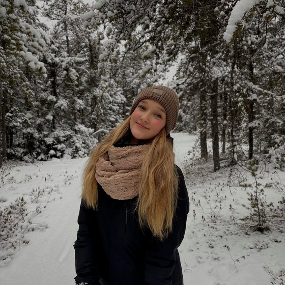 Profile Picture of Jade Trepanier (@jadetrep28) on Poshmark