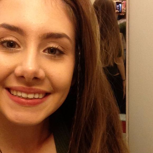 Profile Picture of Alaina Swedlund (@alainaswedlund) on Poshmark