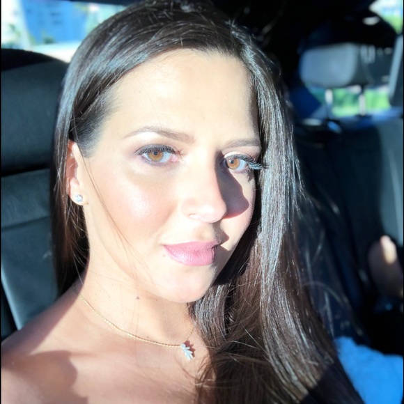 Profile Picture of Alessandra Crispim (@alessacrispim) on Poshmark