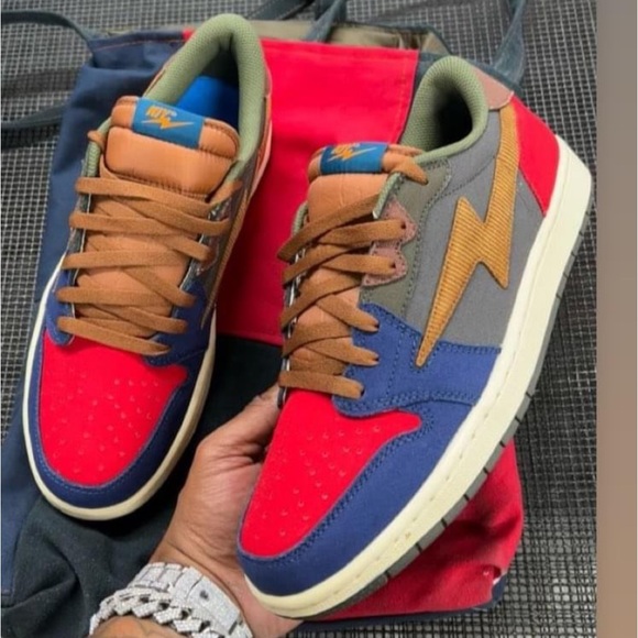 Profile Picture of Clarence Baker (@clarencebake220) on Poshmark