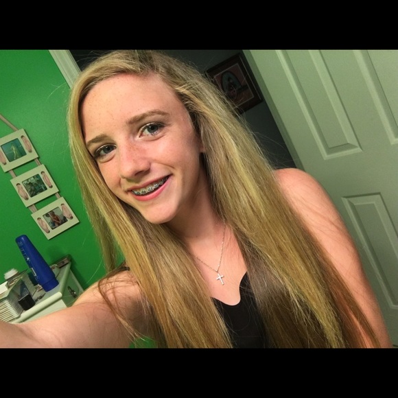 Profile Picture of Emma kay Ruark (@emmakay_ruark) on Poshmark