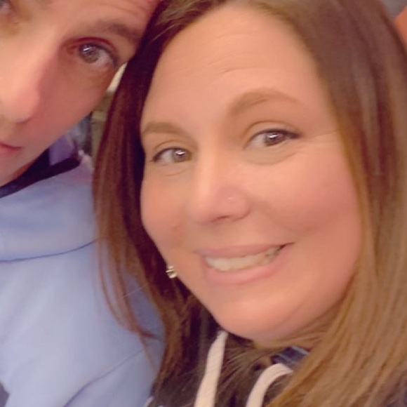 Profile Picture of Miranda Squires (@mirandasquires4) on Poshmark