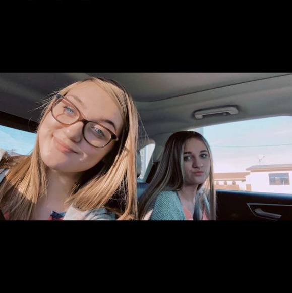 Profile Picture of Emersen Tatge (@emersen_tatge) on Poshmark