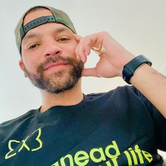 Profile Picture of Wesley Thomas (@wuthomas85) on Poshmark