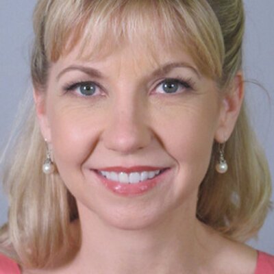 Profile Picture of Lori Rourke (@mirrorx2) on Twitter