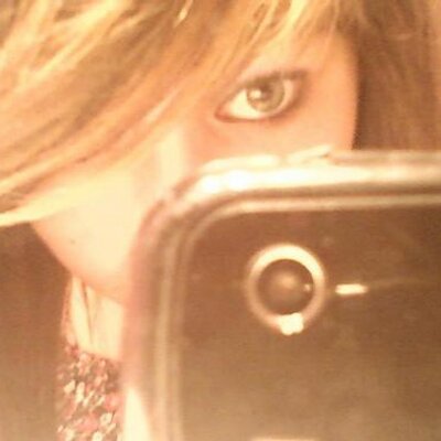 Profile Picture of Pinelli Déborah (@PinelliDborah) on Twitter