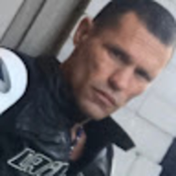 Profile Picture of Richard Hahn (@richshahn) on Poshmark