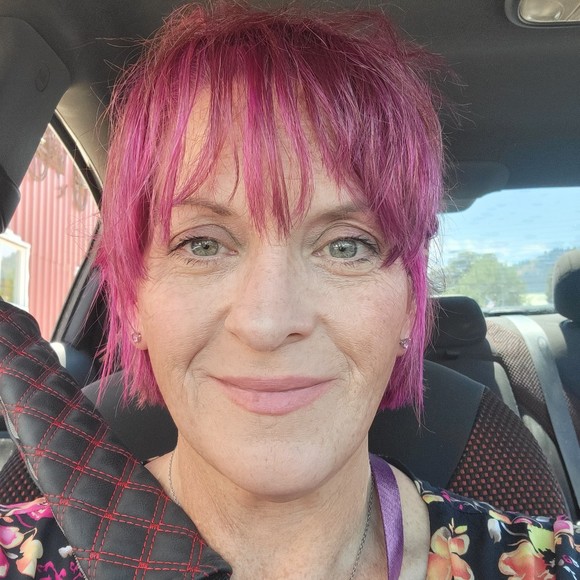 Profile Picture of Carlea Bertrand (@daisylight32) on Poshmark