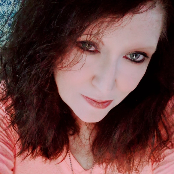 Profile Picture of Pamela Mullinax (@rush2pebbles) on Poshmark