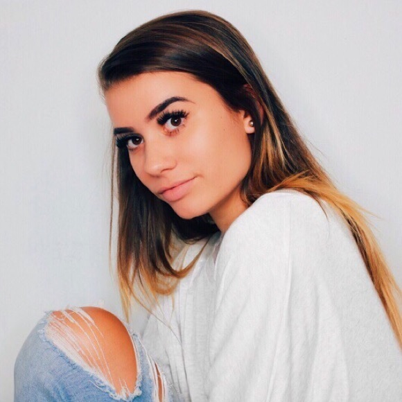 Profile Picture of Hunter Mahon (@hunter_mahon) on Poshmark