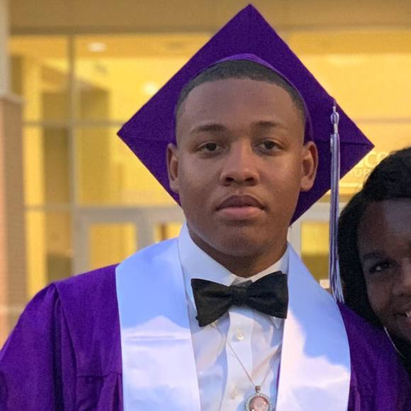 Profile Picture of Larry Ducre (@larryducre) on Poshmark