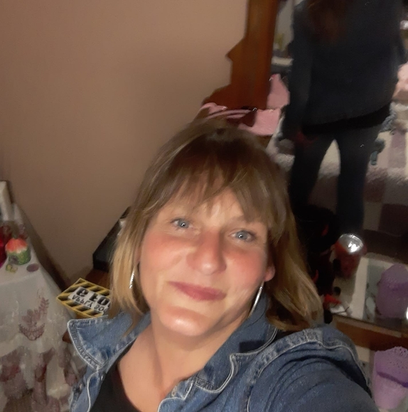 Profile Picture of Jennifer Fornwalt (@j_fornwalt) on Poshmark