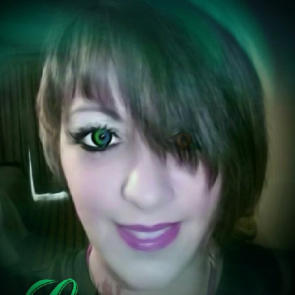 Profile Picture of Kim Mace (@kimdmace) on Poshmark
