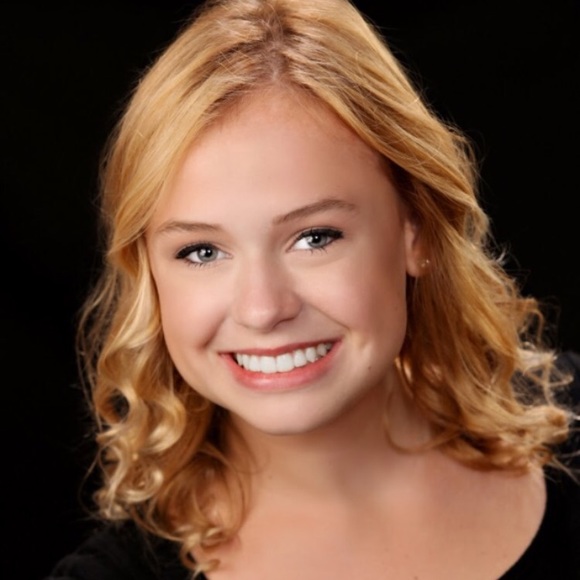 Profile Picture of Lilly Seltz (@lillyseltz) on Poshmark