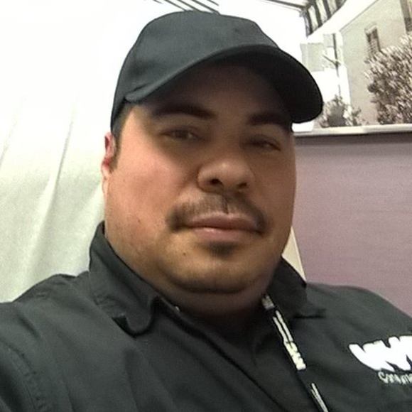 Profile Picture of Ralph Guzman (@ralph2080) on Poshmark