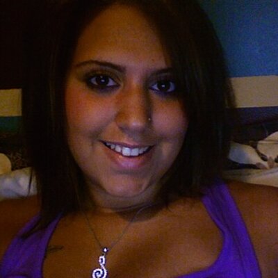 Profile Picture of Nicole Viveiros (@Niikibaybee) on Twitter