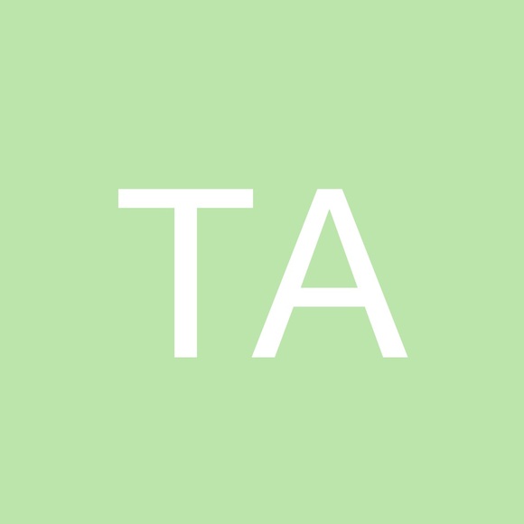 Profile Picture of Tabitha Adamic (@t_adamic) on Poshmark