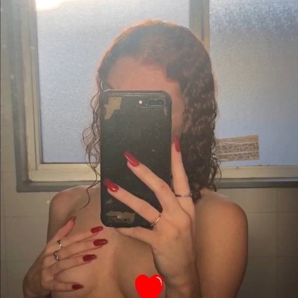 Profile Picture of Abby Scott (@aabbyscott) on Poshmark