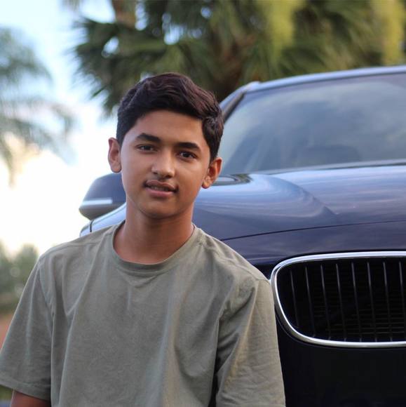 Profile Picture of Kazim Hussain (@mh354717) on Poshmark
