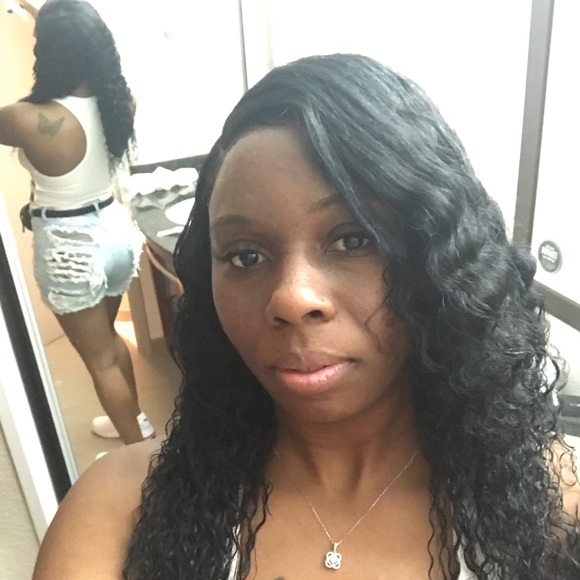 Profile Picture of Aaliyah Allen (@smileyface8969) on Poshmark