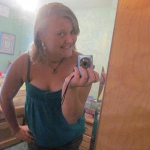 Profile Picture of Amber Poland (@amberpoland) on Myspace