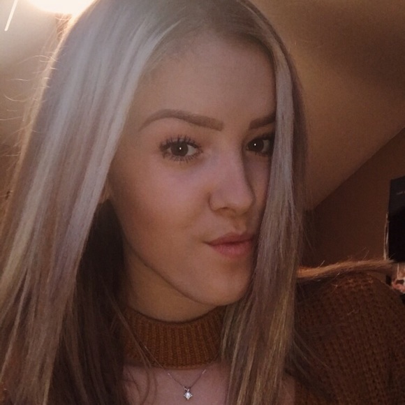 Profile Picture of Mackenzie Gerrick (@mack_gerrick) on Poshmark