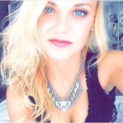 Profile Picture of Amanda Dowd (@AmandaDowd23) on Twitter