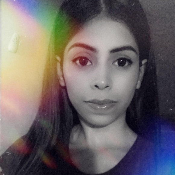 Profile Picture of Maria Belen (@mariabelen583) on Poshmark