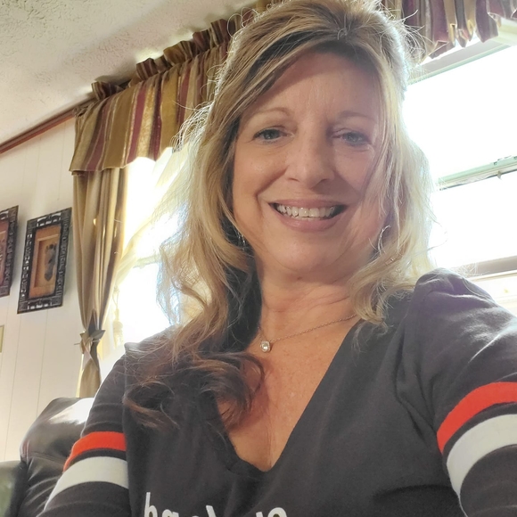 Christine Wehrly - Poshmark Profile Picture of Christine Wehrly (@christinewehrly) on Poshmark