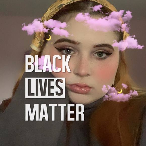 Profile Picture of Emma Stumbough (@ammemuts) on Poshmark