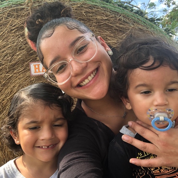 Profile Picture of Ariel Montijo (@montijo1214) on Poshmark