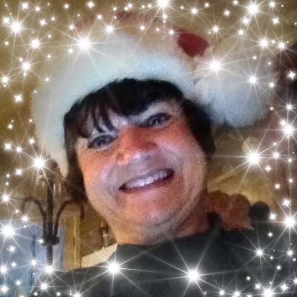 Profile Picture of Delories King (@deloriesking) on Poshmark