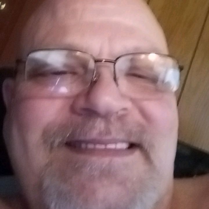 Profile Picture of rollandolson (@rollandolson) on Tiktok