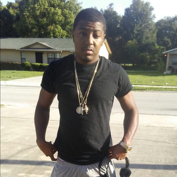 Profile Picture of Ray Turner (@wavyguyraybo) on Poshmark
