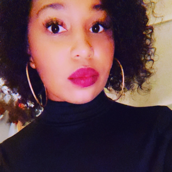 Profile Picture of Sarah Rice (@sarahbeth0491) on Poshmark