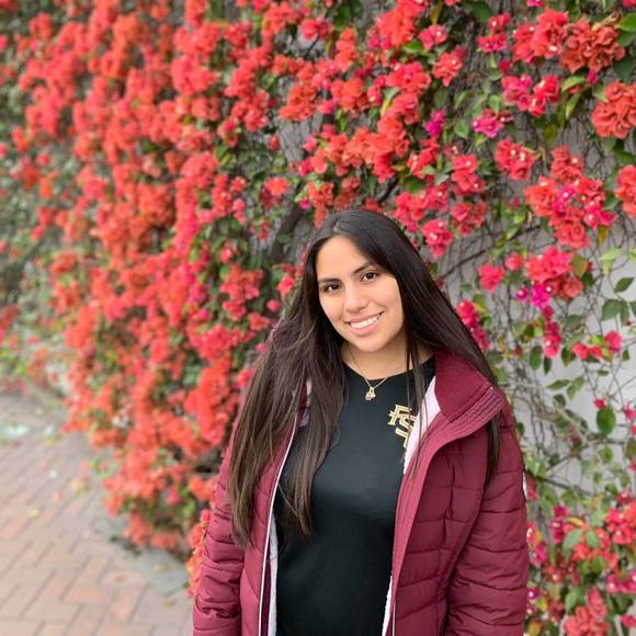 Profile Picture of Gaby Barrera (@gabybarreraaa) on Poshmark