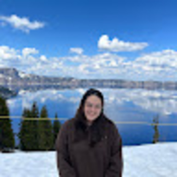 Profile Picture of Dani Gonzalez (@danielagz2000) on Poshmark