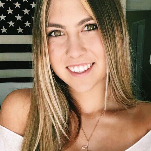 Profile Picture of Marissa Currie (@marissacurrie9) on Poshmark
